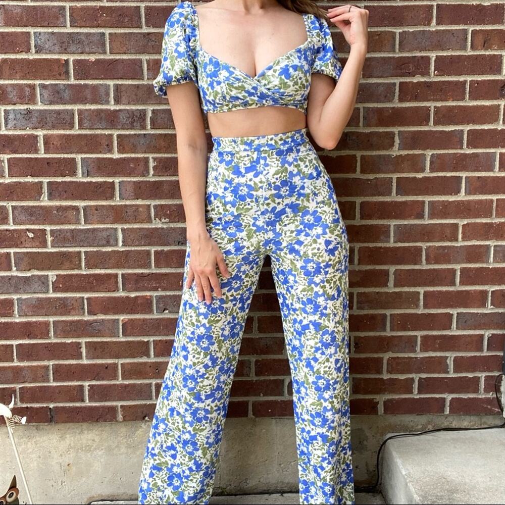 Missguided 70s inspired floral hi waist pants and crop top outfit 0 XS 2-piece